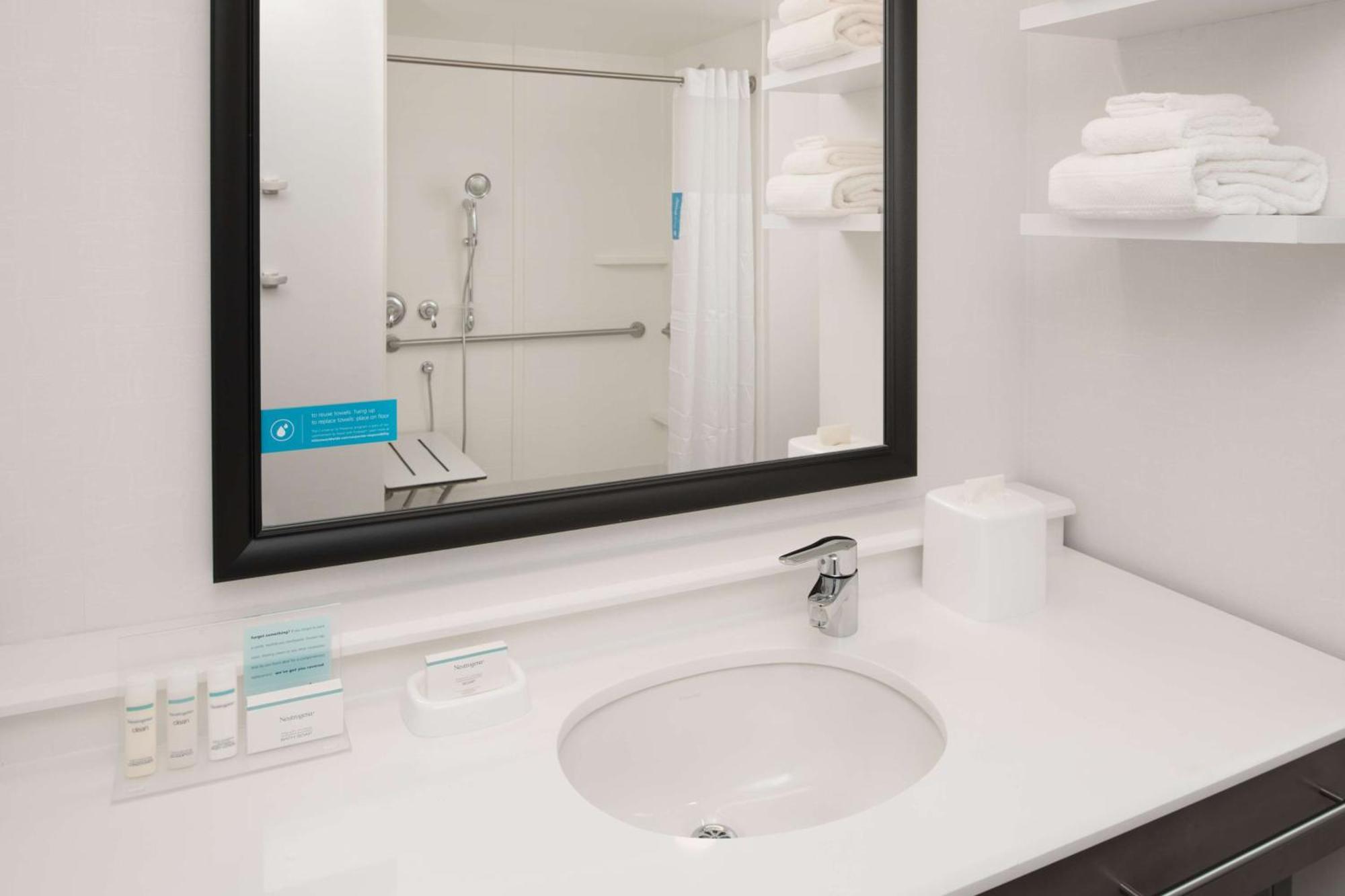 Hampton And By Hilton Portland-pearl District Hotel