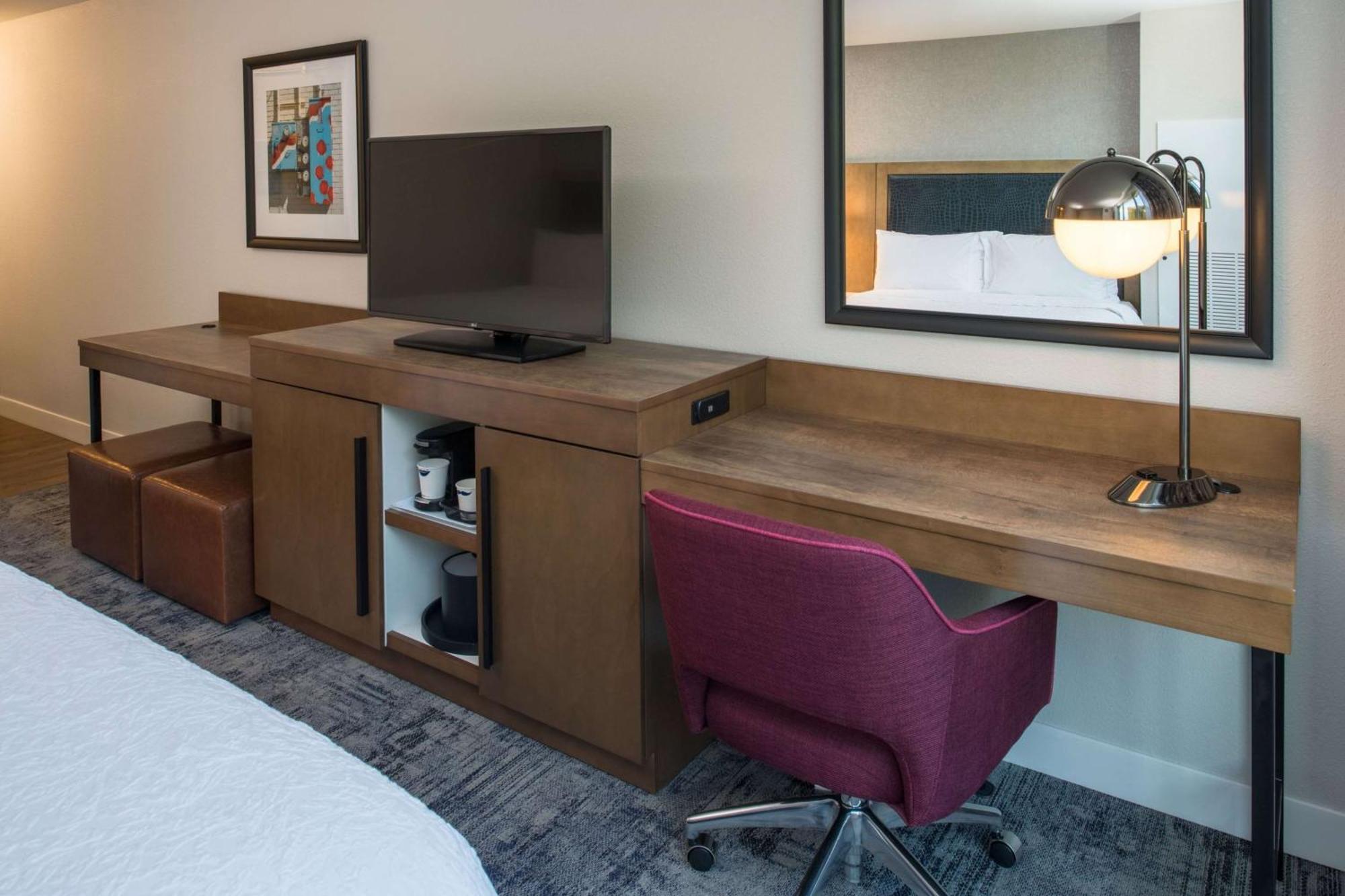 Hotel Hampton And By Hilton Portland-pearl District Portland