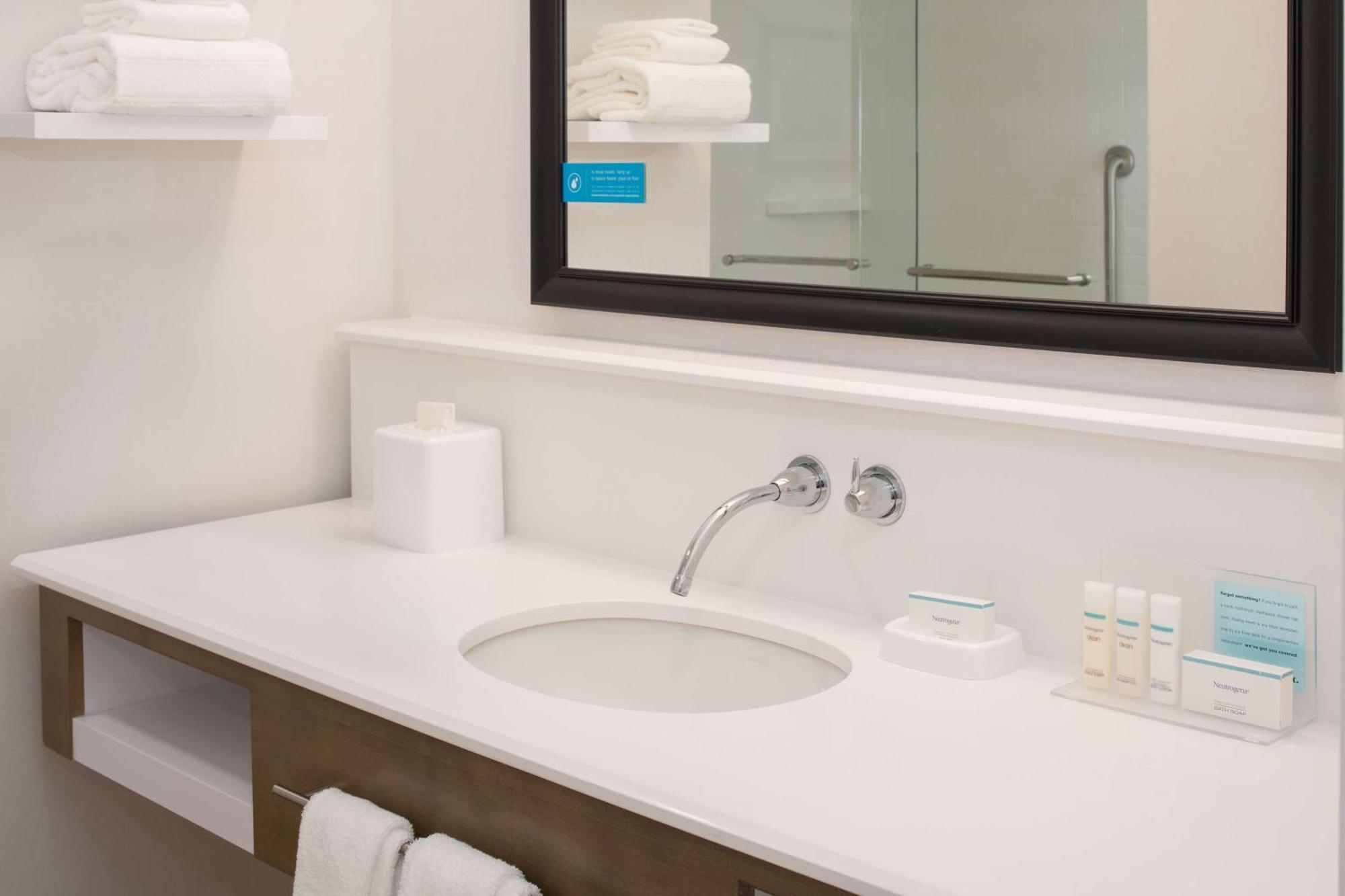 Hampton And By Hilton Portland-pearl District Portland