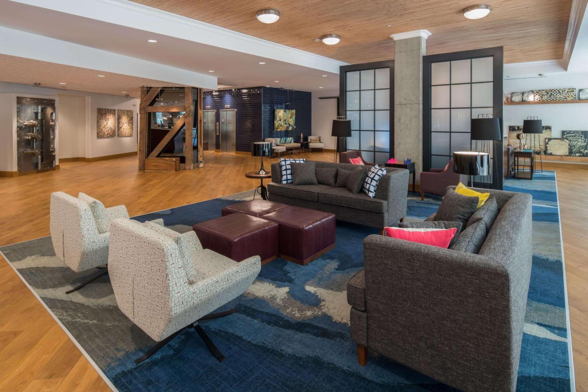 Hampton And By Hilton Portland-pearl District
